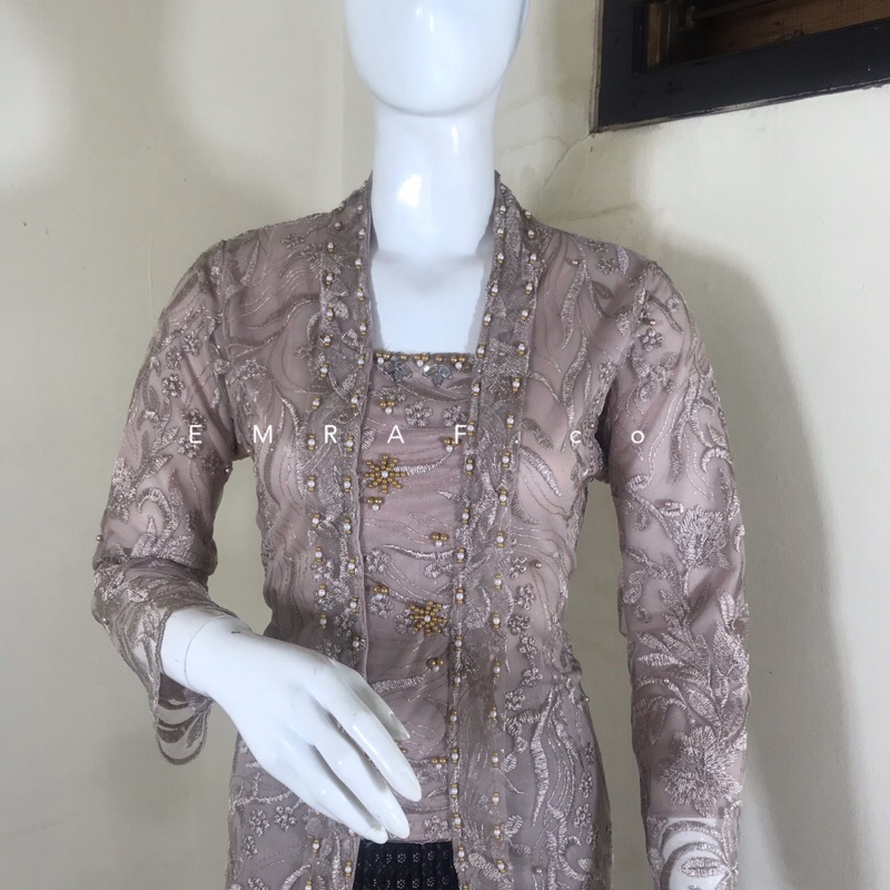 kebaya kutu baru / kebaya brokat / kebaya modern