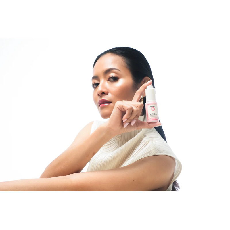 Kitschy Feels Golden Hour Forever Vacation Eau de Parfum Faca A-Bloom Universal Retinol Complex Seru