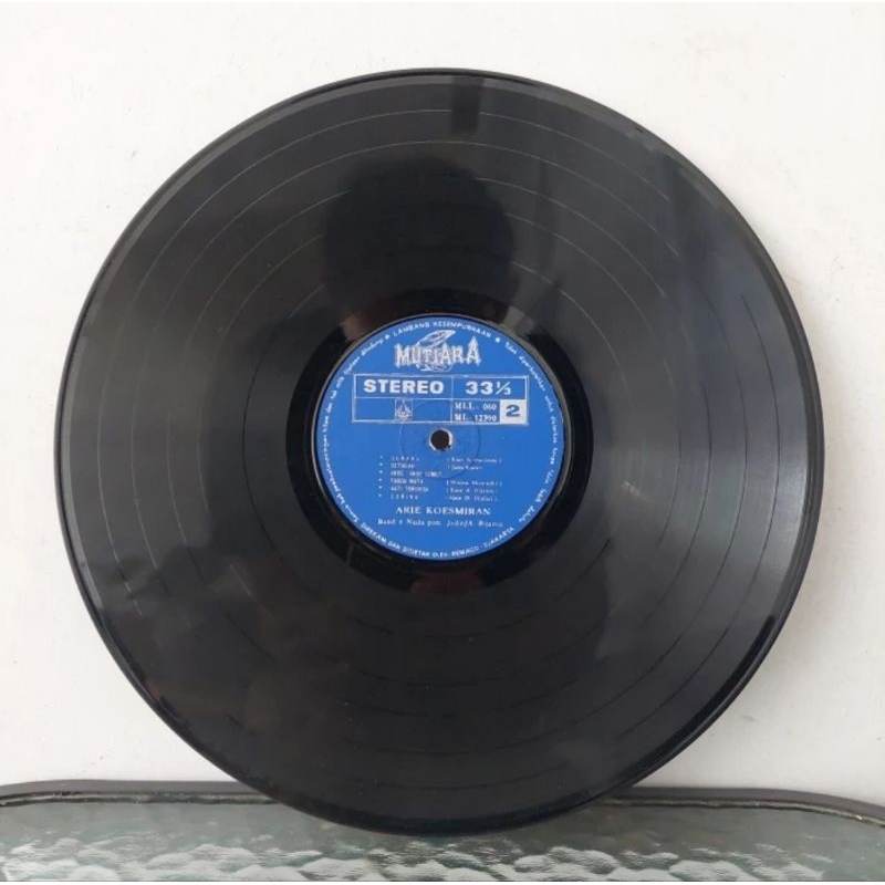 Vinyl Piringan Hitam 12 inch Arie Koesmiran-Simata Biru