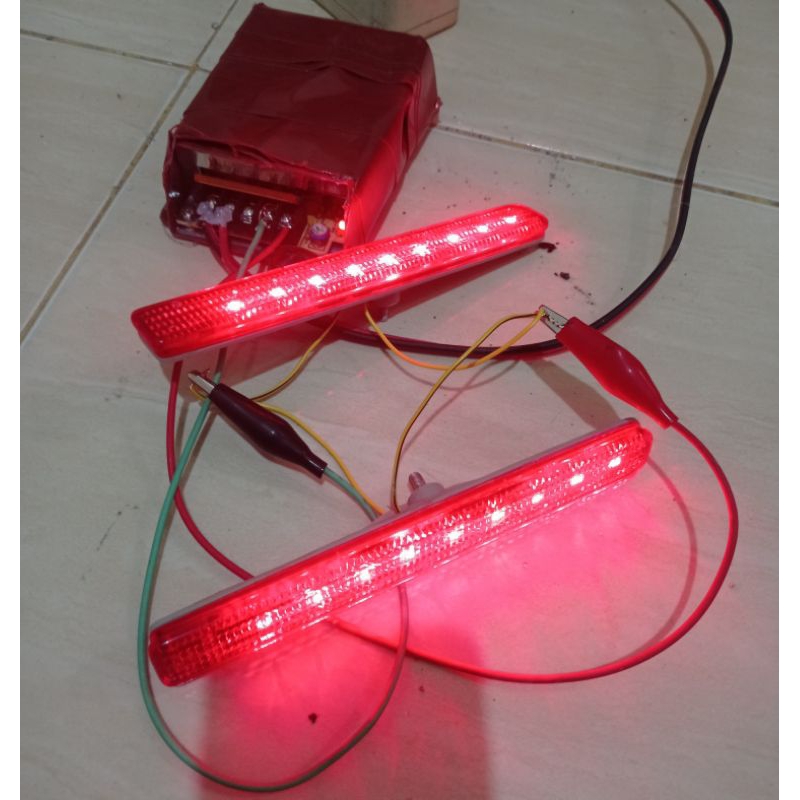 reflektor bemper belakang mata kucing Suzuki ertiga XL 7 plus lampu original