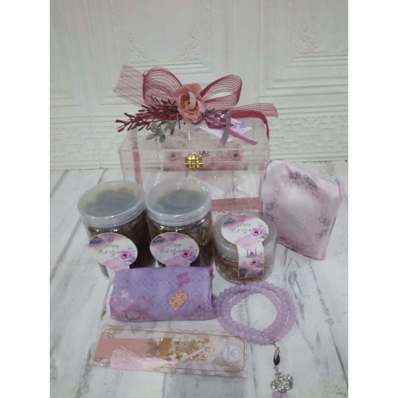 

Parcel Lebaran Amethyst Square