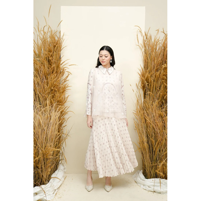 PANDAI SIKEK BLOUSE WITH EMBLISHMENT PINGGALA SIZE XL BY WEARING KLAMBY