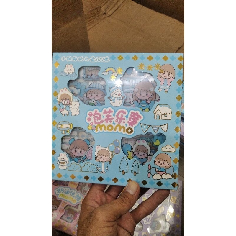 

Stiker Viral Ala Ala Motif Korea Anti Air Box isi 100 Pcs Stiker Momo