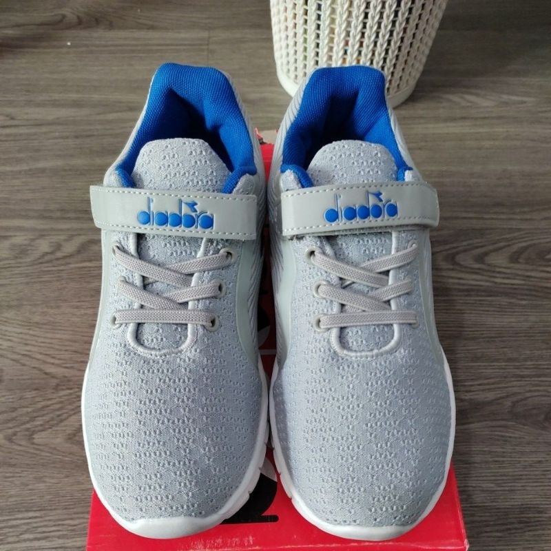 Sepatu Diadora Erish JR