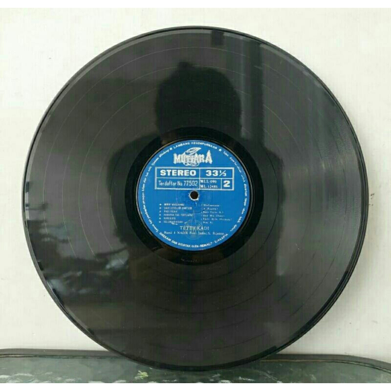 Vinyl Piringan Hitam 12 inch Tetty Kadi - Mirip Wadjahmu