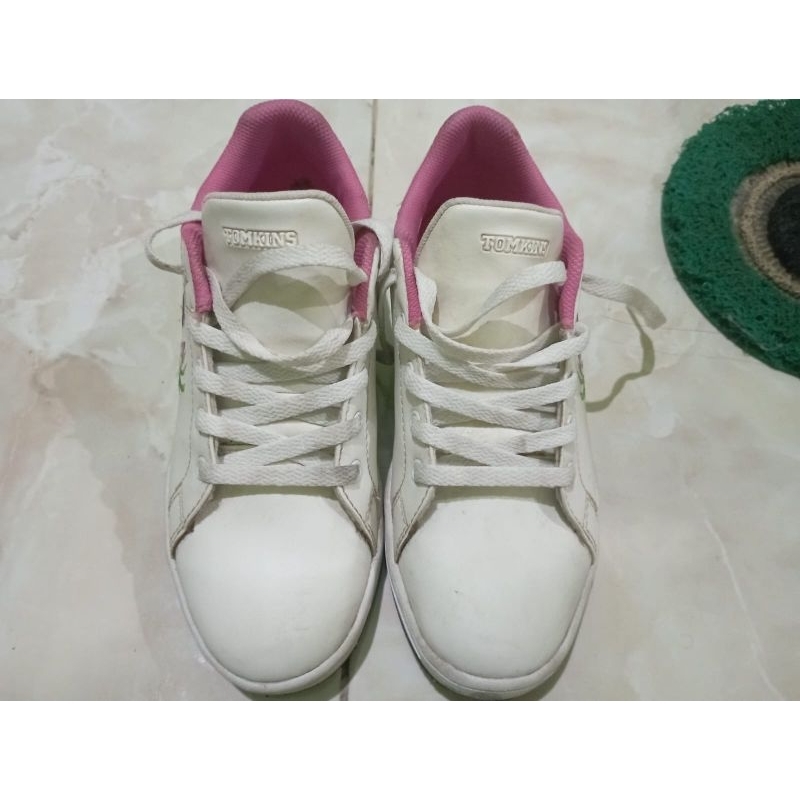 preloved sepatu anak/TOMKINS