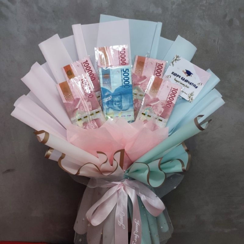 Buket bouquet wisuda pernikahan ulang tahun dan acara besar bisa request warna dan tambah kartu ucapan