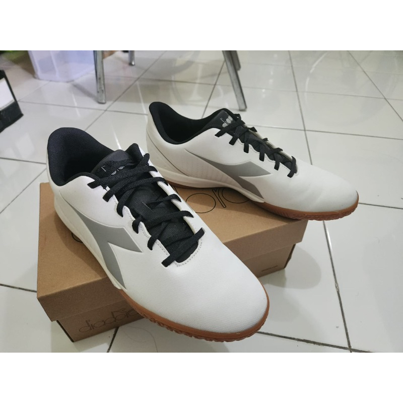 preloved sepatu diadora pichichi 5
