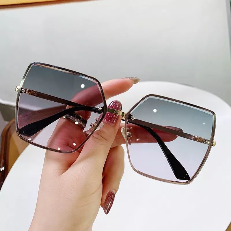 Kacamata Hitam Terbaru Wanita Titanium Style Import Woman Sunglasses Anti Radiasi UV