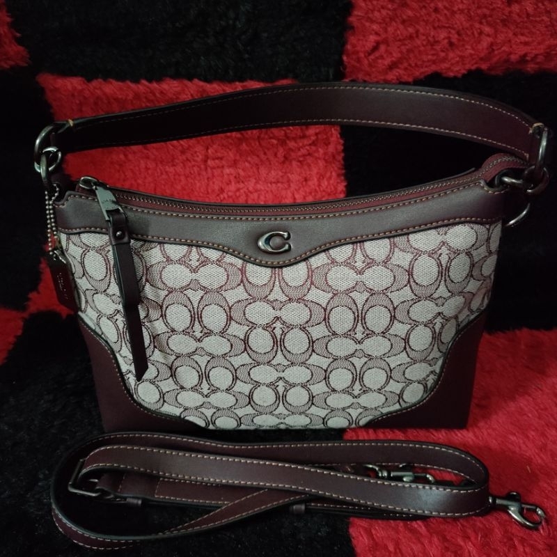 ❌ SOLD ❌ (SALE) Preloved Coach Signature (VVGC)