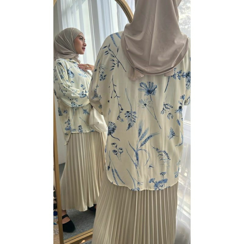 (SALE 7.7) Pattern Oversized - Creme Dandelion Blue (READY)