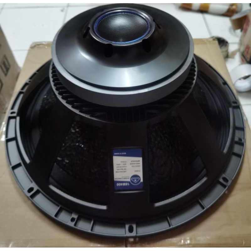 Speaker 18 inc Soundqueen 18M400