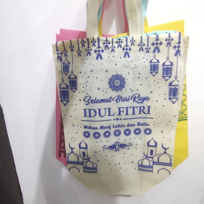 Tas Kain Spunbond Lebaran Jumbo Sedang Potrait 36 x 29 x 13 cm - Goodie Bag Kain Tebal Hampers Parcel Bingkisan Idul Fitri Ukuran Potrait