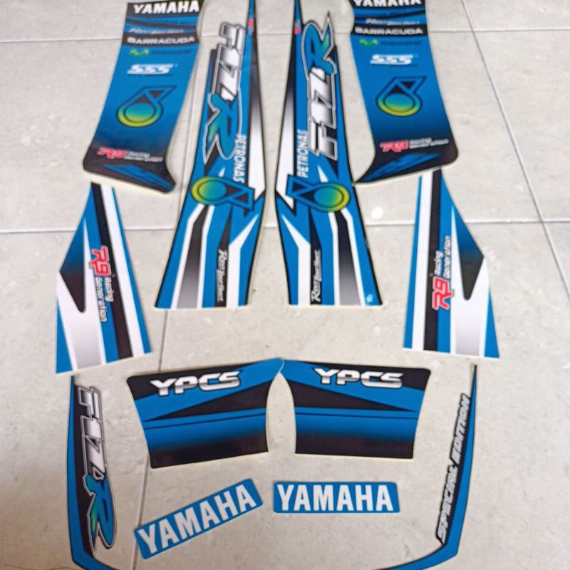 striping sticker les body Yamaha fiz r Petronas biru
