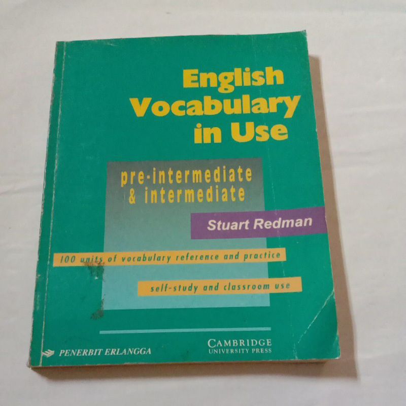 English Vocabulary In Use Pre-Intermediate & Intermediate by Stuart Redman
