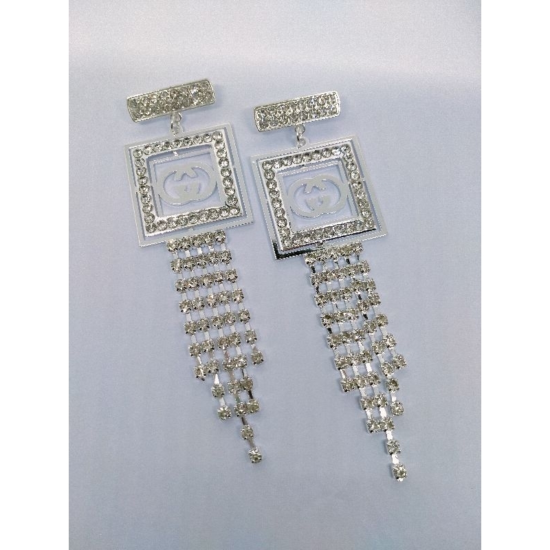 Bros dagu juntai permata