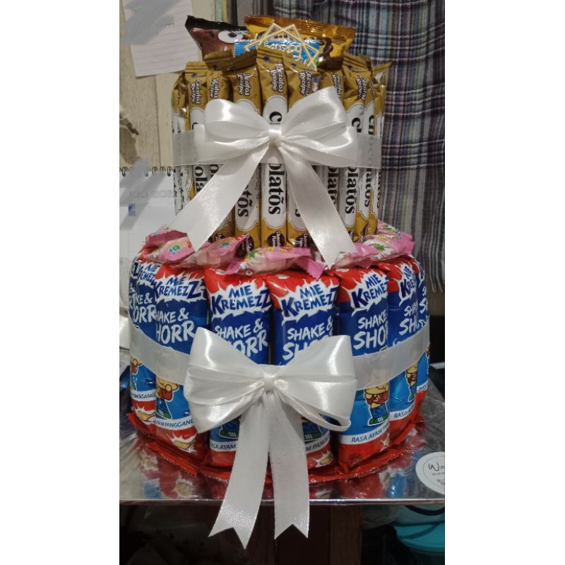

WARVI - SNACK TOWER E / cake ulang tahun / money roll / cake birthday