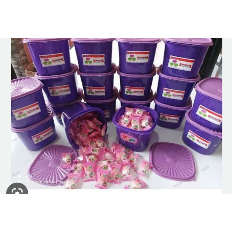 

toples isi permen yuppy