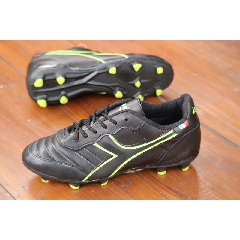 sepatu bola diadora kulit sapi outsol sudah jahit keliling/sepatu bola kulit