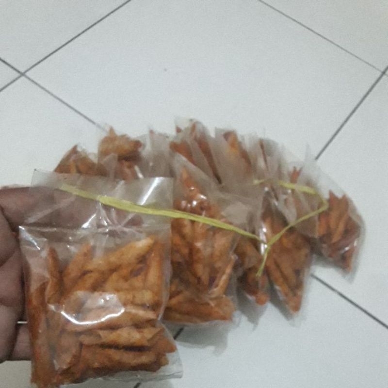 

keripik pangsit