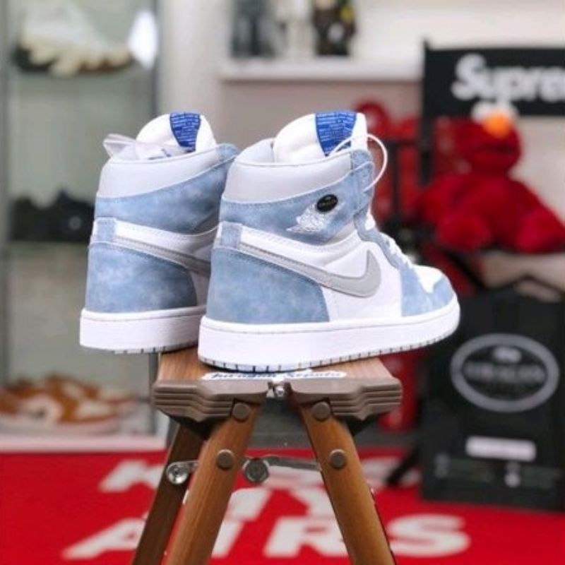 Nike Air Jordan 1 Retro High OG &quot;Hyper Royal&quot;