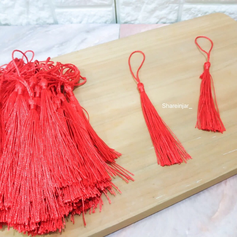 

Tassel Merah Gantungan Tasel Hiasan Dus Box Kado Hampers Parcel