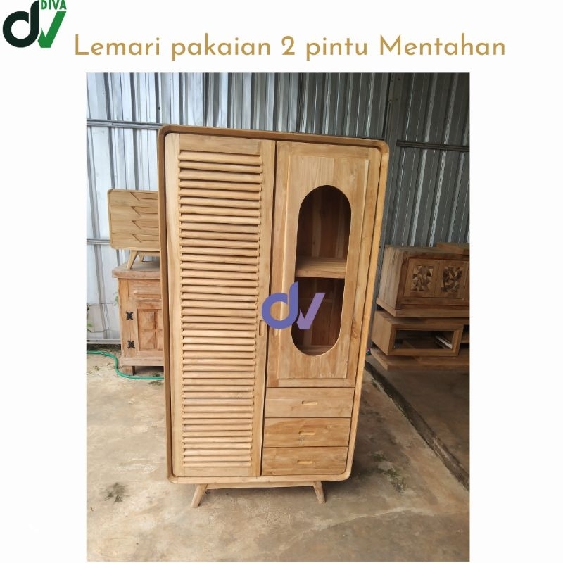 Lemari pakaian / lemari baju / lemari anak / lemari retro kayu jati / lemari kos kayu