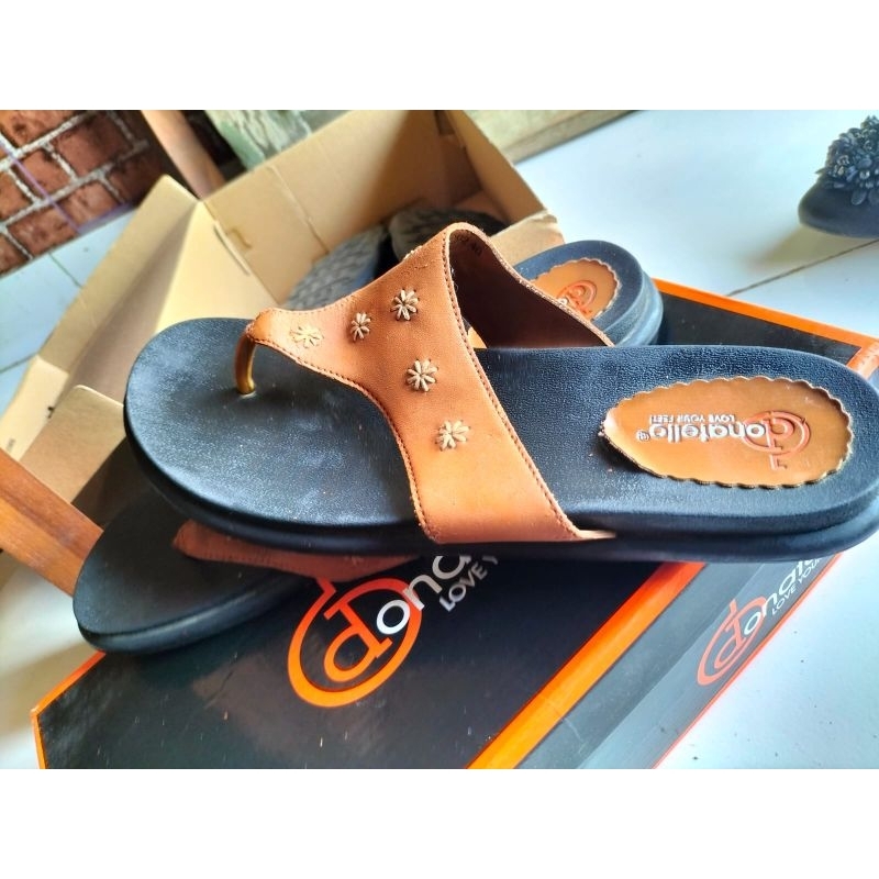 Preloved Sandal Wanita Donatello Size 40