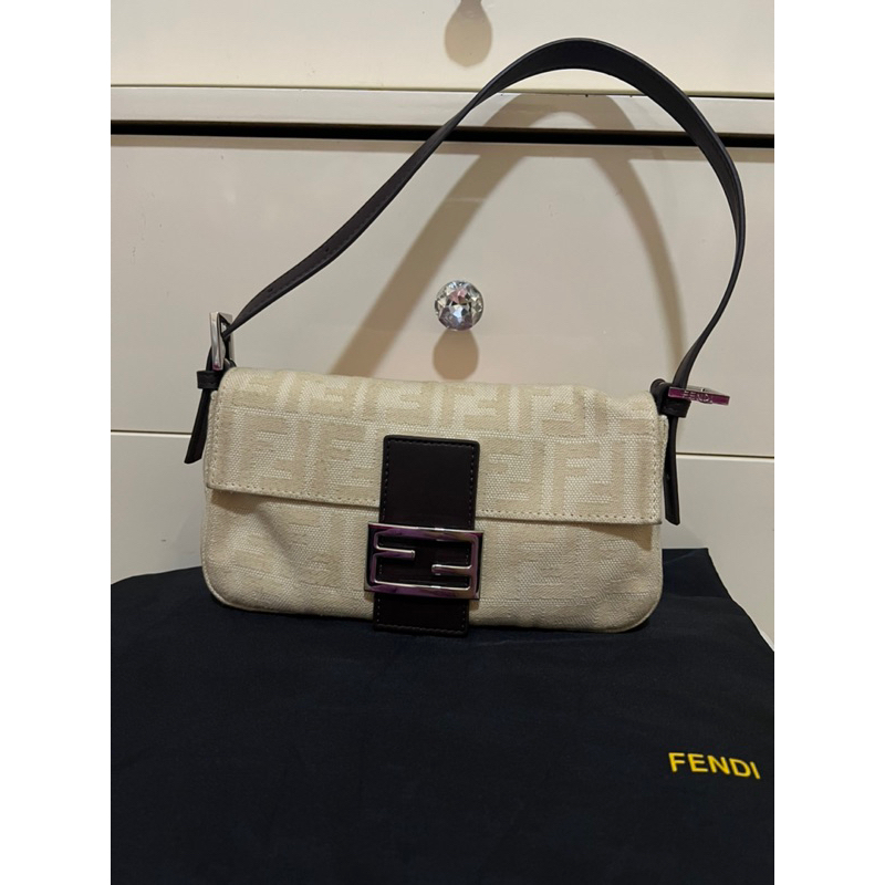 fendi baguette canvas preloved