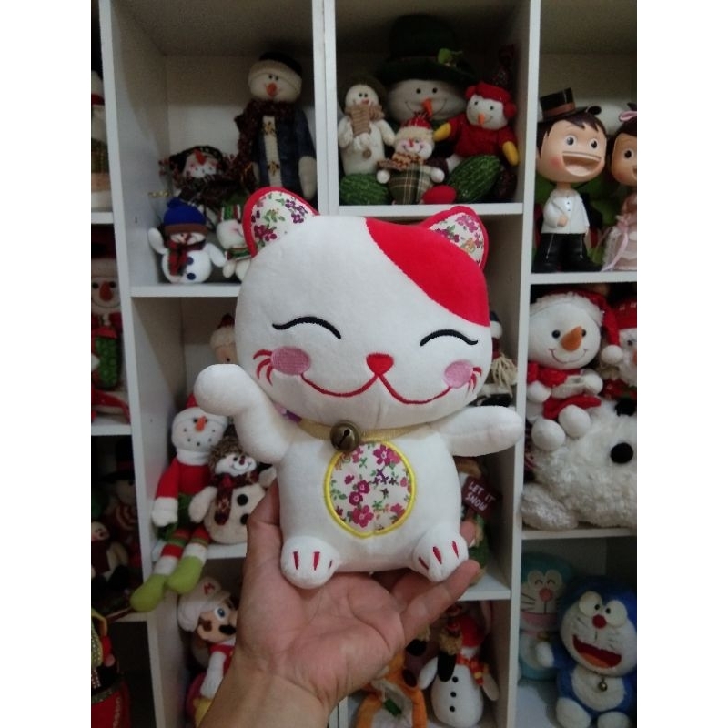 boneka kucing hoki