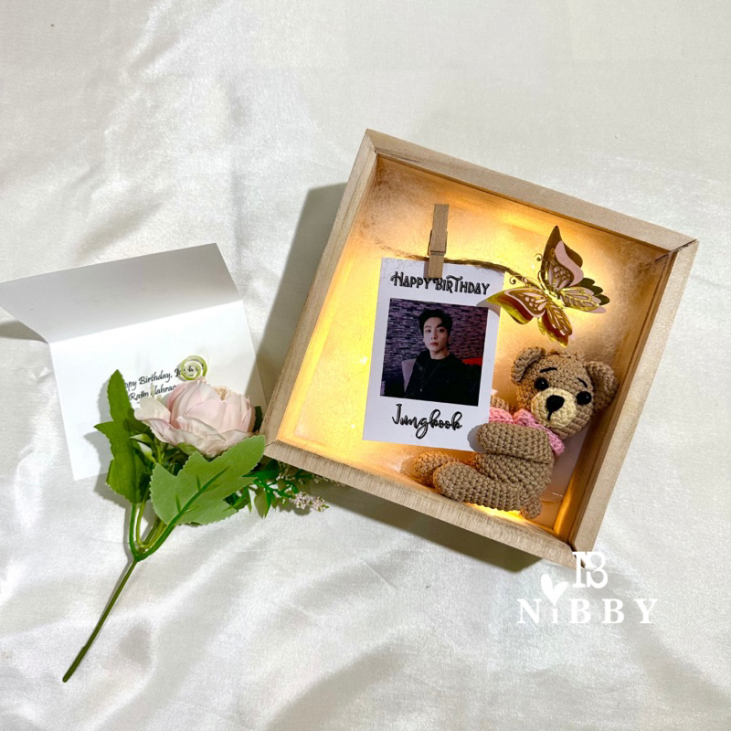 BTS FRAME LED 3D Birthday Gift Graduation Anniversary Kado Ulang tahun Sidang Wisuda Cewek Pacar Pigura Figura LED Akrilik Foto Boneka Polaroid Custom