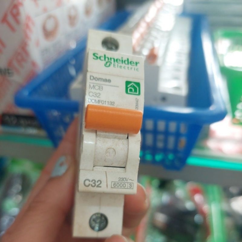 Mcb  32ampere schneider