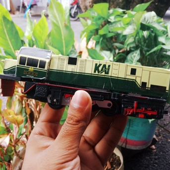 Miniatur Kereta Api Indonesia Lokomotif CC 201 Vintage Terbaru |Rumah Kereta