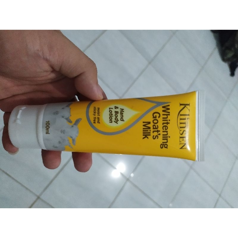 Klinsen Hand &amp; Body Lotion Whitening Goat Milk 100 ml