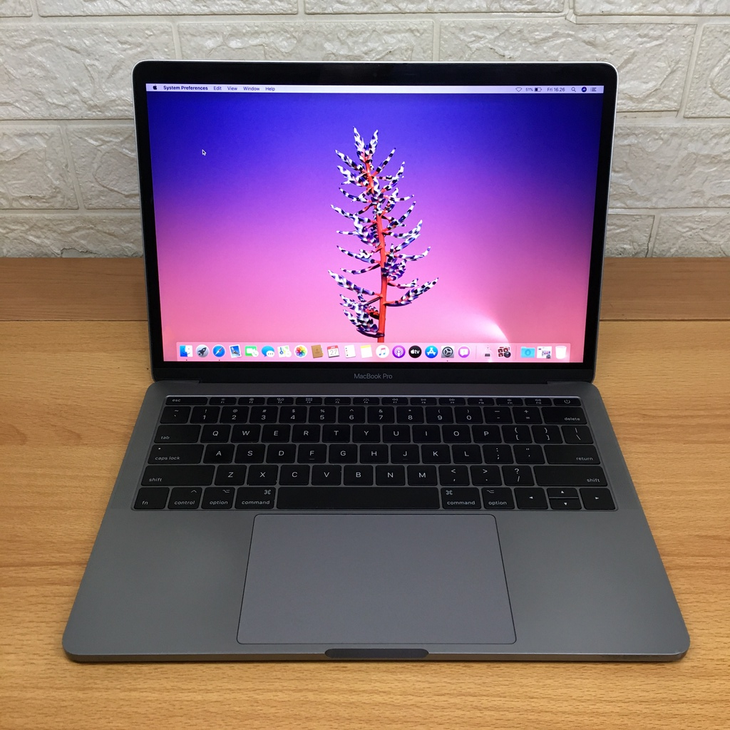MacBook Pro 2017 Core i7 RAM 16GB SSD 256GB 13.3 Inch Murah