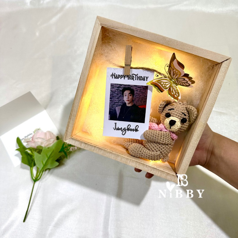 BTS FRAME LED 3D Birthday Gift Graduation Anniversary Kado Ulang tahun Sidang Wisuda Cewek Pacar Pigura Figura LED Akrilik Foto Boneka Polaroid Custom