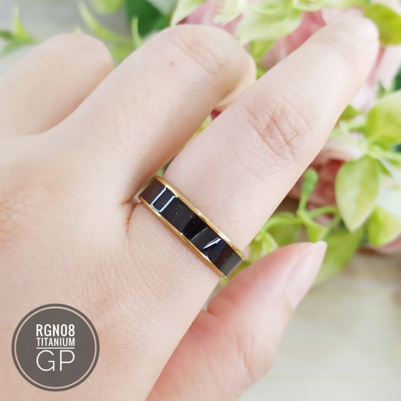 Cincin Titanium Hitam RGN08