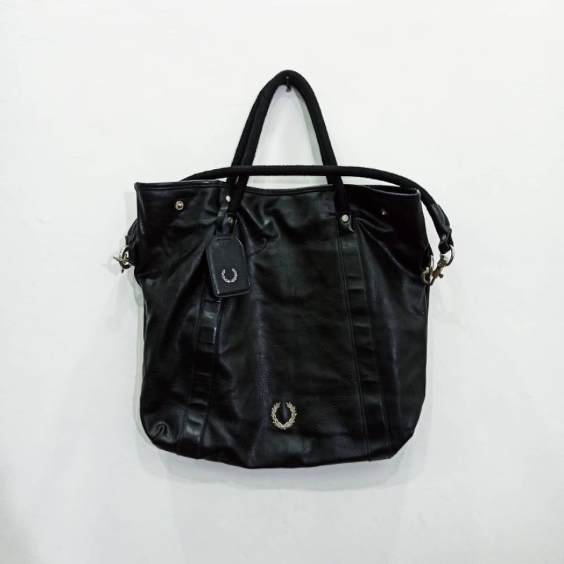 Fred Perry tote bag kulit