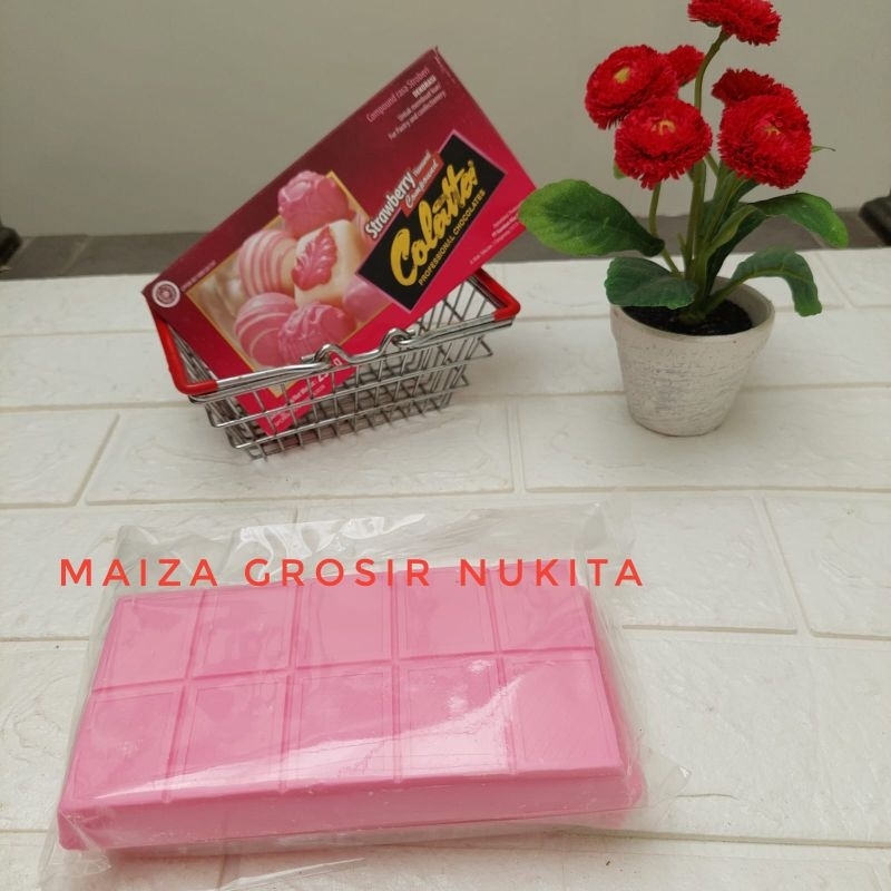 

colatta stroberry/coklat coumpond stoberry kemasan 500gr