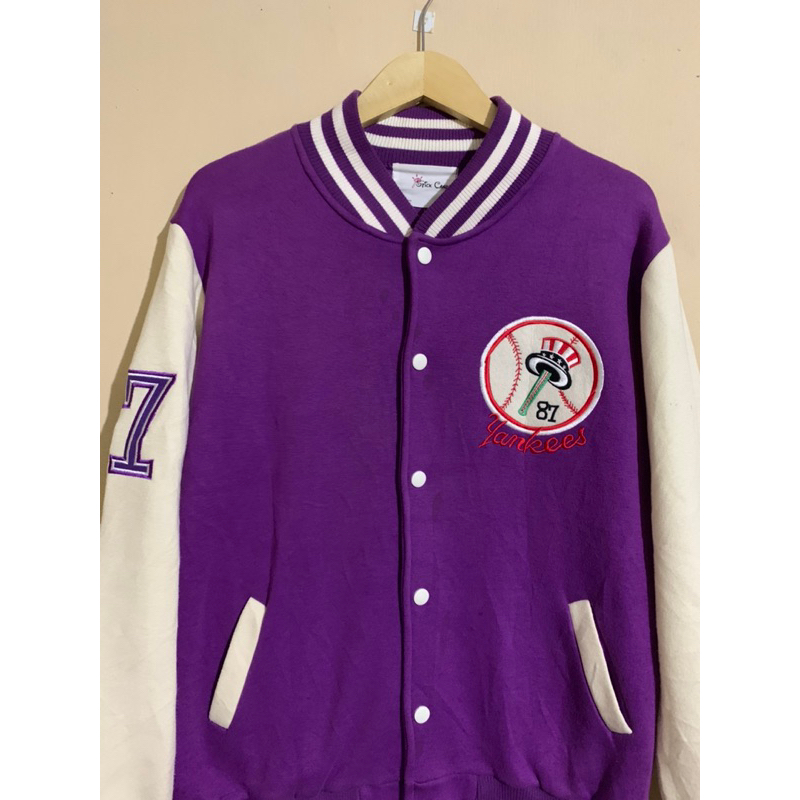 Varsity Yankees stick candy Second