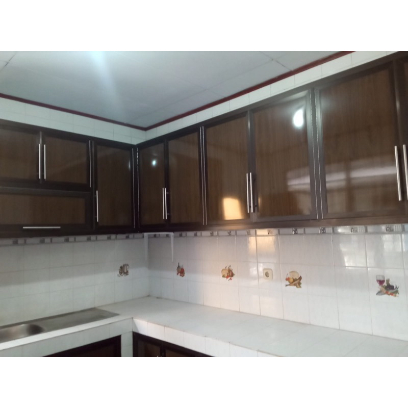 kitchen set alumunium atas bawah warna cokelat acp motif