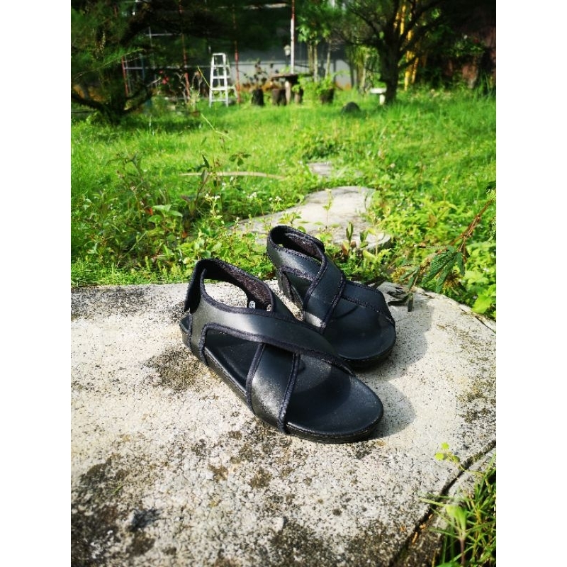 Yuki_Mode Sandal Flip Flop/ Flat/ Sendal Unisex Ad1