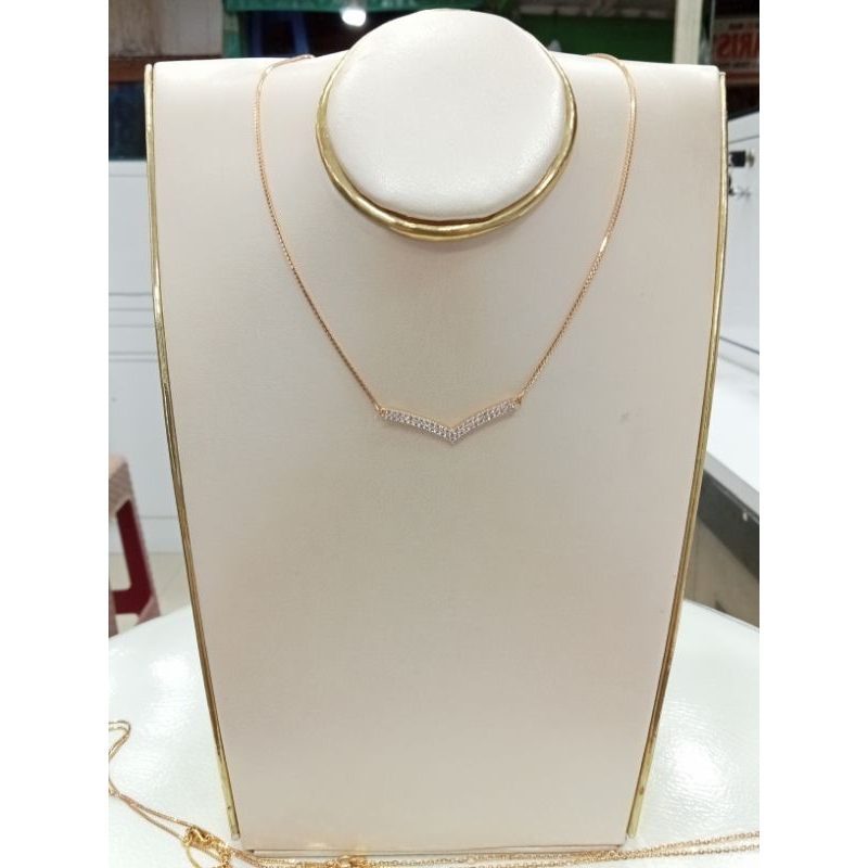 kalung model  Aurel, kalunng model fuji , kalung terbaru pres leher , kalung simple mas 8k mas putih