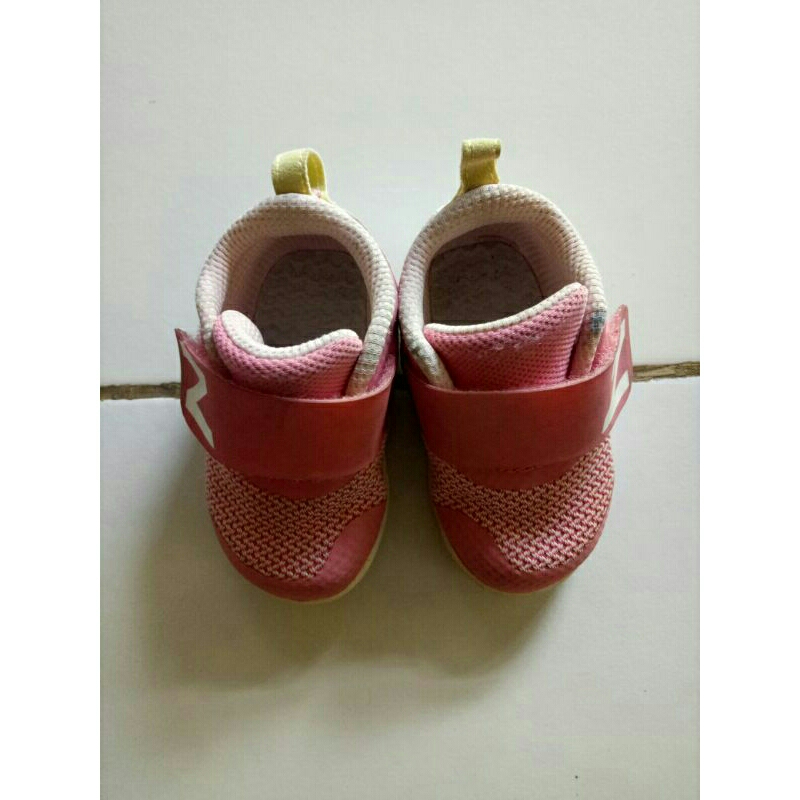PRELOVED SEPATU ANAK NB ORI