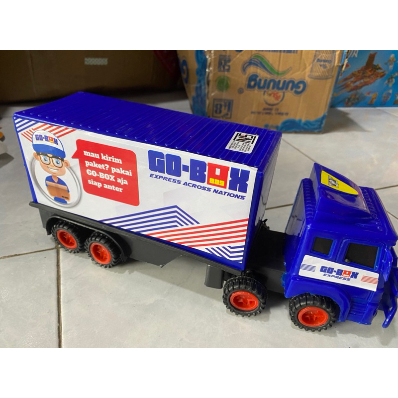 mainan mobil truk box