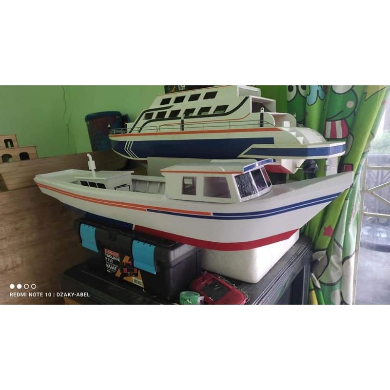 Kapal RC mainan premium