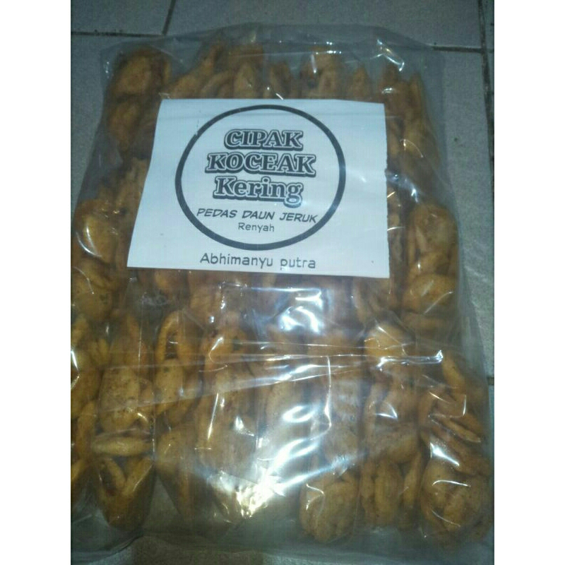 

Cipak koceak kering pedas daun jeruk isi 30(1200/pcs)