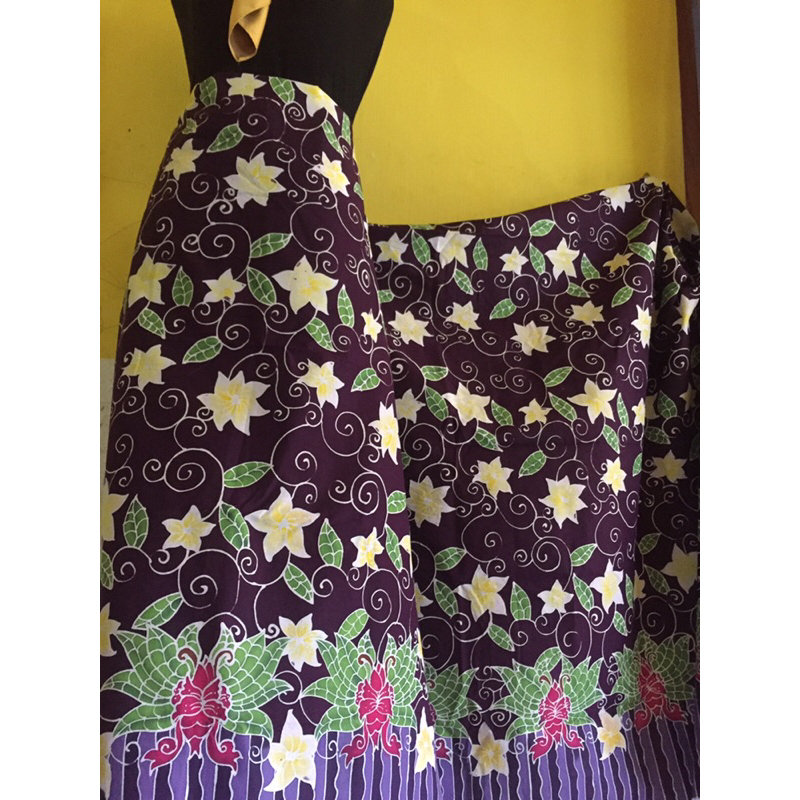 PRE ORDER Motif Bunga Jepun Kain Batik Tulis warna Ungu tua
