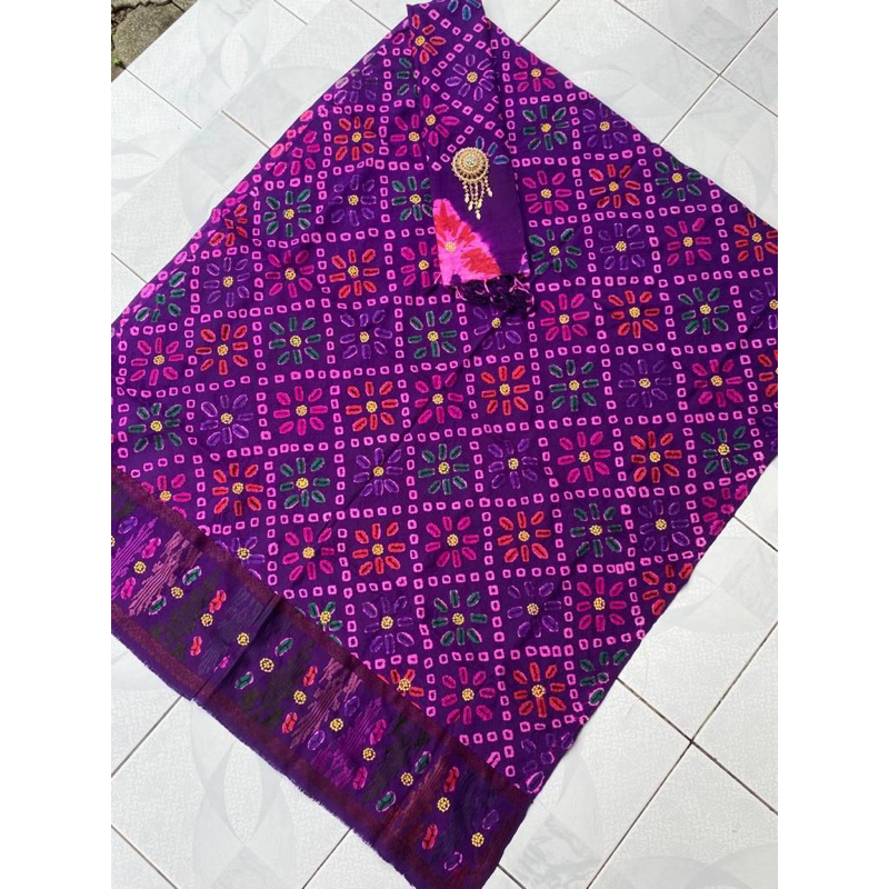 Sutra Jumputan Singaraja Tumpal Songket