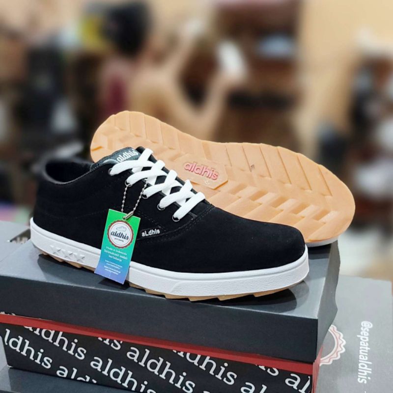 Sepatu Putih Pria Sneakers Laki Laki Dewasa Original Asli Aldhis W210 Sneaker Cowok Terbaru Buat Gaya dan Jalan jalan